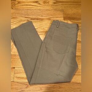 Halogen Women’s Straight Leg Tan Leggings. Size 8